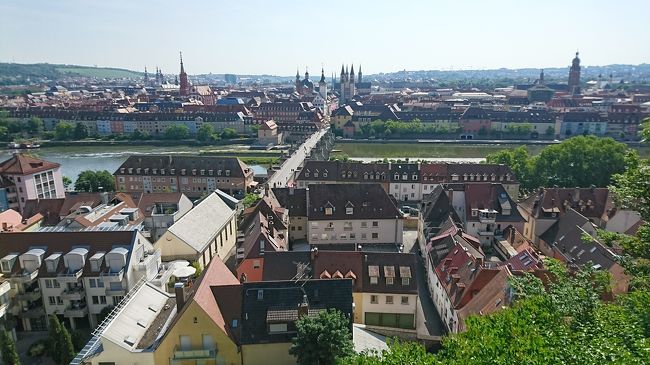 ２日目は時間があって、フランクフルトからICEで一時間くらいのヴュルツブルグへ小旅行へ。<br />３日目、４日目はしっかり(！)仕事をして帰国しました。