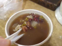 荘記芋園店で紅豆冰をいただきました。台湾の味です。
