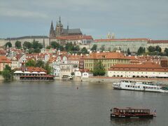 足まめ母娘の初めて中欧2人旅　ブダペストからプラハ（5）「プラハ到着！プラハ城入場ウォーキングツアーに参加」