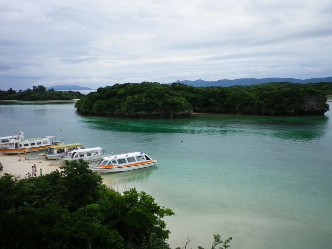 八重山諸島巡り最終日は拠点となった石垣島をレンタカーで回ります。<br />石垣島と言えば川平湾が知られているところですので<br />グラスボートで楽しむことに<br />あとはドライバー夫にお任せです。<br /><br />☆一日目　石垣島のグランヴィリオ　リゾート石垣島グランヴィリオガーデン宿泊<br />☆二日目　西表島・由布島　レンタカー利用<br />☆三日目　竹富島<br />★四日目　石垣島　　　　　レンタカー利用