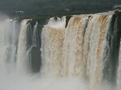 壮大なイグアスの滝