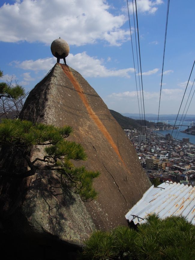 「坂と路地の町　尾道」「猫の町　尾道」魅力ポイントは色々ありますが、<br />私は　鎖修行を取り上げたい！！<br /><br />まさか尾道で鎖修行するとは、思ってもみませんでしたが、62年ぶりに復活したとのことで、しっかり修行してきました～。<br /><br />猫の細道も、ネコ好きの私にはとっても楽しい町歩きでした。<br />路地好き、ネコ好きは絶対行かなくてはいけない場所です。<br />