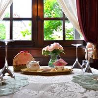 バラのトップシーズンに軽井沢へ（２）～アンティークな隠れ家ホテル 《ルゼ・ヴィラ》　バラに囲まれて過ごす贅沢な時間