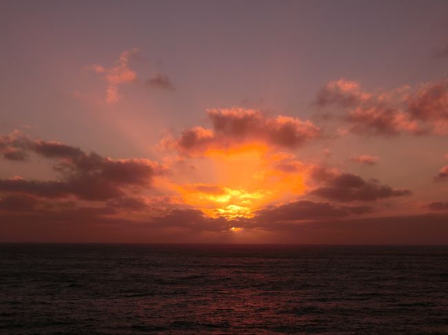 大西洋の朝陽（スペイン）