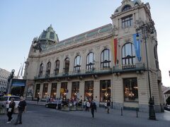 足まめ母娘の初めて中欧2人旅　ブダペストからプラハ（6）「シアバターと夜景にどっぷり！」