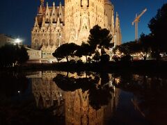 ２０１６真夏のスペイン周遊（29）サグラダファミリア大聖堂の夜景観賞と日本帰国