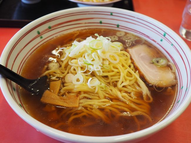 ２０１７年７月９日、この日は、２０年ぶりぐらいに珍来でラーメンを食べました。すっかり、存在を忘れていましたね。妻子は初めてです。ここのジャンボラーメン、健在でした。器相当にデカいです。家族３人でジャンボラーメン１つチャーハン１つ、ジャンボ餃子１つで足りましたね。