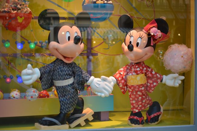 普段、家族そろっての連休がなかなか取れない我が家、7月の祝日を使えば何とか1泊できそう??ということでバケーションパッケージ発売当日にミラコスタのプランを即予約!正直予算オーバーでしたが、そこしか休めないのでしょーがーないですね。しかも結局1日目午前中は仕事だったという。。<br />・・・と、気をとりなおして、今回は仲良しファミリーとも現地で合流というお楽しみ付き!選べる絶景ビューのバケーションパッケージやいかに!!パイレーツやディズニー夏祭りも楽しみに、では参りましょう~<br />