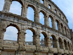 アルプスからアドリア海へ、イストラ半島経由の旅【10】(ローマ遺跡が残るプーラと中世の村バーレ+ベネチア移動編）