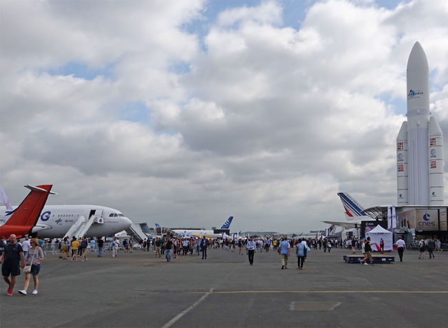 パリの旅の３日目。<br />今日は北駅からRERに乗り、<br />ル・ブルジェにて開催された航空ショーへ<br />行きました。<br /><br />