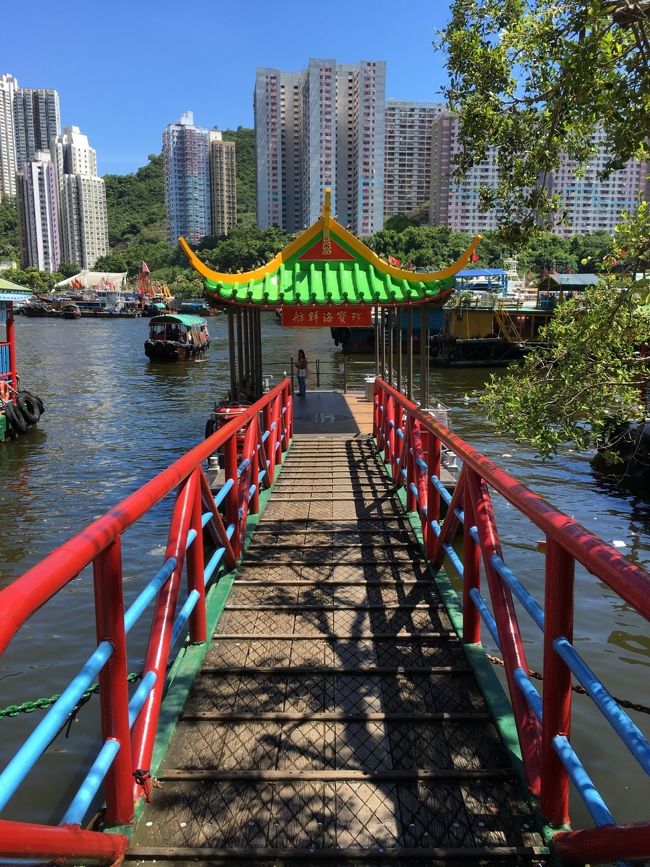 Hong Kong 8回目です この国は半分は仕事 <br />今回もアクティブに動きました 歩きました <br />深センにも少し行きました とってもハードです <br />めちゃ疲れたぁ けど楽しかった ♪ <br />旅ブログ↓<br />http://blog.goo.ne.jp/maki-mugler/e/1cf2ab0df79a40c27bcaa55ae904aaab<br />