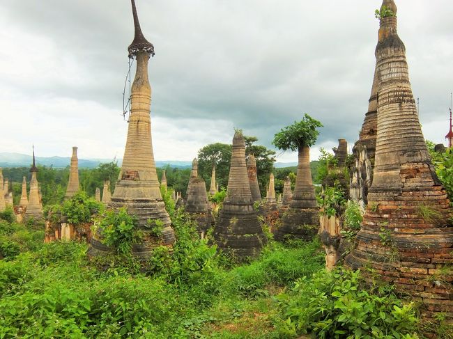 ミュンマー旅行その４はインレー湖周辺観光です。<br /><br />中でもシュエインディン遺跡のパコダの数は圧巻でした。<br />しかし崩れかかっているものが多かったので、今後上手な修復が進み、保存環境が整うことを願うばかりです。<br />このままだと崩壊が進み、いずれ見ることができなくなるのではないでしょうか。