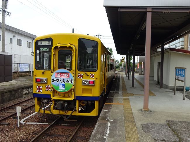 所用で福岡にやってきた空き時間を利用して、ちょっと周辺の乗り鉄に出かけております。<br /><br />福岡から、西鉄と高速船を乗り継いで島原にやってきました。<br />ここから、島原鉄道に乗ります。<br /><br />島原には高校の修学旅行で初めて来て、そのあとドライブなどで何度か来ていますが、島原鉄道にも１度通しで乗っています。<br />当時の島原鉄道は島原半島を約半周した加津佐駅までの路線でして、諫早から加津佐駅まで往復したので、島原は通り過ぎるだけでした。その後、現在の終点である島原外港駅から先、加津佐駅までは廃止になってしまいました。<br /><br />今回は、そのとき以来、たぶん２０年ぶりぐらいの乗車になります。