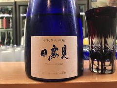 JR、IRいしかわ鉄道、あいの風とやま鉄道、えちごトキめき鉄道を乗り継ぐ旅。旅の最後に金沢で日本酒の美味しいお店に出会う。