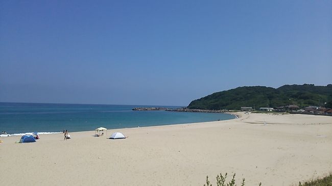 ご覧戴きましてありがとうございます。<br /> 2017年7月28日の金曜日から2017年7月30日までの3日間、JR西日本が発売している「山陰めぐりパス」という割引切符を利用して島根県を中心に旅を楽しんできました。<br /> 今回はその時の様子をご覧戴いていて、パート1・パート2では自宅の最寄駅である浜松から鳥取までの移動の様子、浜田市内ならびに松江市内を散策した様子等について紹介しました。<br /> 今回のパート3では3日目の様子のうち島根県西部に位置する浜田市・江津(ごうつ)市にかけて存在する「石見海浜公園」に訪れ、夏の日本海の景色を楽しんだ時の様子を中心に紹介させて頂きます。<br />