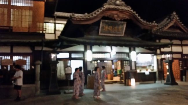 一度はゆっくり行ってみたいと願っていた四国に今回念願叶って訪問することが出来たぁ〜〜<br />車でぐるぐると………<br />食べる気満々のぐるり旅…どうなりますやら…