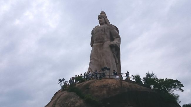 はじめに<br />この旅行記は2016年のものです。<br /><br />今回は緑島・小琉球・澎湖諸島に続き離島巡り第４弾<br />金門島に行こうです<br /><br />金門島、小金門を廻ってから、ちょいと浮気して大陸へ<br />厦門、鼓浪島に行き、小三通で台湾に戻って<br />ラストに新北市をくるっと回りました。<br /><br />スケジュール<br /><br />１日目(8/11)<br />　成田→桃園、松山→金門島<br />　金城市プラプラ<br /><br />２日目(8/12)<br />　金門島巡り<br /><br />３日目(8/13)<br />　小金門巡り、金門巡りの続き<br /><br />４日目(8/14)<br />　金門→厦門　厦門散策 <br /><br />５日目(8/15) <br />　厦門大学散策、鼓浪島  ←今ココ<br /><br />６日目(8/16)<br />　小三通で台北へ<br /><br />７日目(8/17)<br />　金山、野柳、石門、淡水<br /><br />８日目(8/18)<br />　台北→成田　帰国<br /><br /><br />その7　フェリーでコロンス島へ行きました。<br />