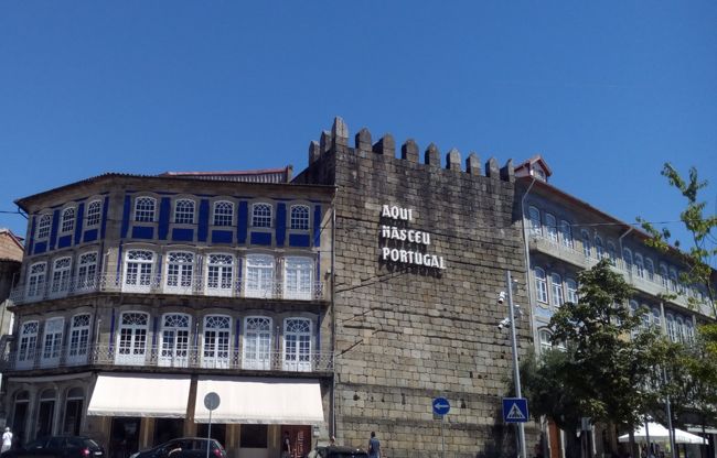 昨年同様、今年も夏にポルトガルへ旅行しました。<br />今回訪れる北部地方も30年以上ぶり。<br />ギマランイス、アヴェイロなど、初めての街へ行くのも楽しみです。