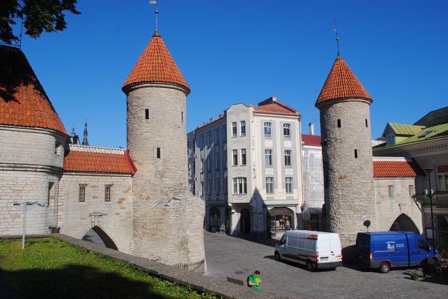 エストニアの首都　タリンの旧市街へ。<br />歴史地区は世界遺産です。