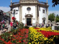 スペイン・ポルトガル、じっくり女一人旅　(15) バルセロス、花に囲まれた教会に、陽光ふり注ぐ小さな町