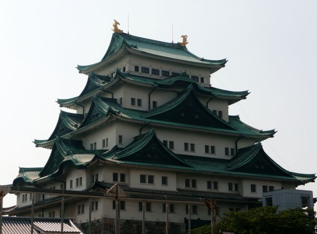 名古屋といえば、味噌カツ、味噌煮込みうどん、ひつまぶし・・・。とにかく名古屋メシ!!<br /><br />時間が取れたので、行ってみたかった伊勢に行きついでに名古屋へも行って楽しんできました。<br /><br />2年前の覚書なので、ちょっと忘れているところもあるかもしれません。