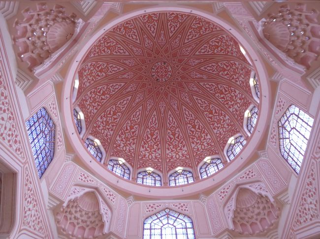 プトラ モスク (ピンク モスク)