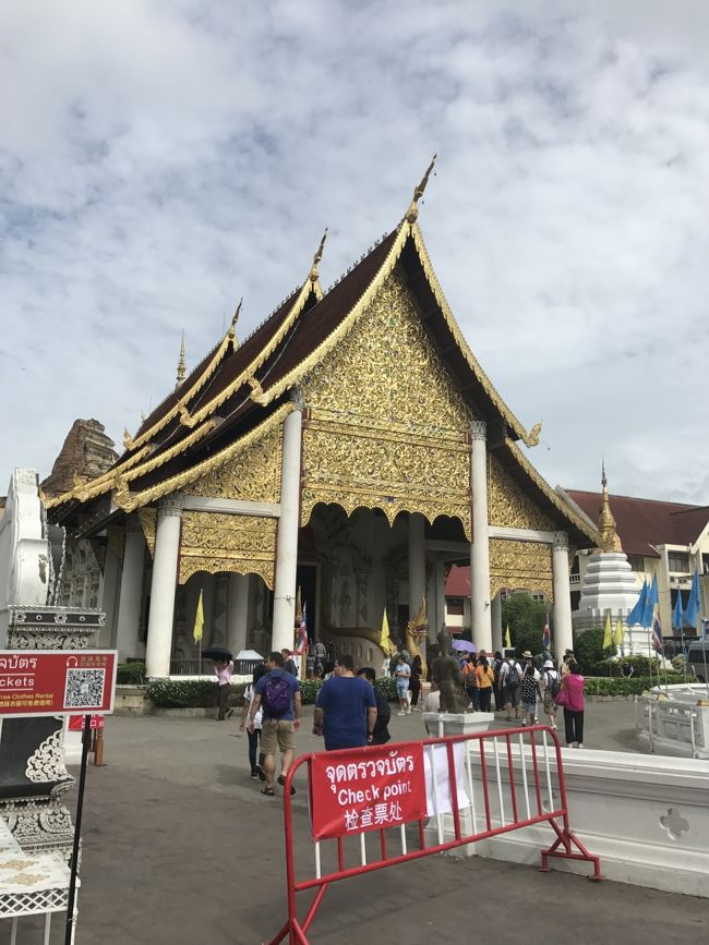 学生時代、バックパッカーだった、私!<br />9の国と地域を旅行した中で、再訪したいと思った街に、今度は嫁と二人で行ってきました！<br />HIS 気ままにチェンマイ3泊に1泊延泊！<br />ホテルと航空券、半日の市内観光付きで、<br />1人、約14万円のツアーです。<br />