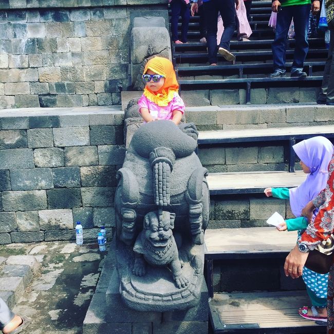 イベント名：『Borobudur International Festival』<br />イベント概要：2003年から５年に１度行われる、中部ジャワ州観光局主催の国際ダンスパフォーミングの祭典。毎回世界遺産であるボロブドゥール寺院の敷地内で、寺院を背景にしたステージで行われています。今年は日本代表として参加しました。<br />対象：中部ジャワ州知事、地域住民、一部観光客、等。<br />日程：2017年7月28日～30日<br />日程詳細：<br />7/28　19:00～21:30オープニングセレモニー<br />7/29　日中ボロブドゥール寺院周辺の視察ツアー、18:00～21:00ダンスイベント<br />7/30　9:00～13:00 ボロブドゥール寺院見学、<br />18:30～21:00クロージングセレモニー<br /><br />エアー JAL 成田～ジャカルタ ガルーダインドネシア航空 ジャカルタ～ジョグジャカルタ<br />￥95,430<br /><br />ホテル マゲラン市 グランドアルトスホテル(Grand Arts Hotel)