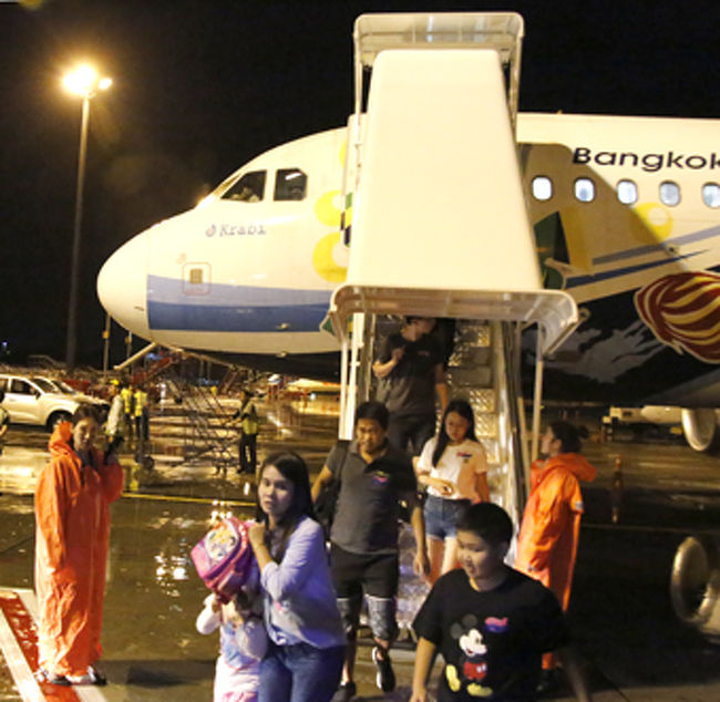 今回の航空券はバンコクからチェンマイまでは、日本航空よりタイ航空の方が少し安かったが、語学力の無い私だから、トラブルを避けるためにＪＡＬを選んだのが大失敗、ＪＡＬは何の力にもなってくれないんですね。<br /><br />旅行記の最終章を先にアップしたのは、旅慣れている人には当たり前の事かも知れませんが、ＪＡＬなら何とかしてくれると思い、JALを予約しようとしている人たちに、私のような辛い思いをしてほしくないとの思いからです。