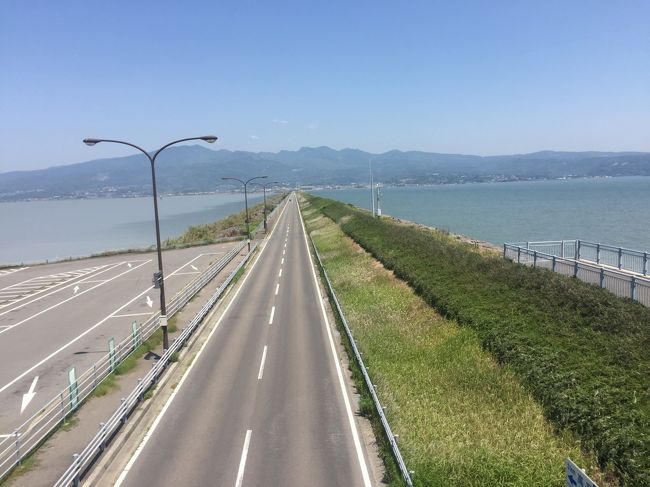 阿蘇を通り、熊本市からフェリーで島原へ、諫早干拓の堤防道路を走る。