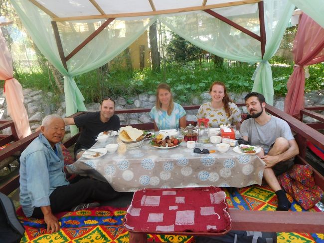 中央アジアのキルギス、カザフスタン、タジキスタン、中国と廻ったが、写真のメモリーカードを、誤ってタジキスタン、中国の一部は写真はありません。<br />5月19日ー7月7日　写真あり。<br />7月8日ー7月13日　ホーログ<br />7月14日ー7月19日　ドウシャンべ<br />7月20日ー7月22日　ホジャント<br />7月22日　　　　　　イスタラブシャン　以上タジキスタン、<br />7月23日ー7月26日　オシュ　以上キルギス<br />7月27日ー7月30日　カシュガル　<br />7月31日ー8月1日　　タシュガル<br />8月2日－8月3日　　カシュガル<br />8月4日ー8月9日　　西安　以上中国<br />ホーログ―西安まで写真は消えてしまいありません。<br />