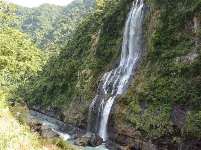 のどかな風景の観光地、烏来へ。