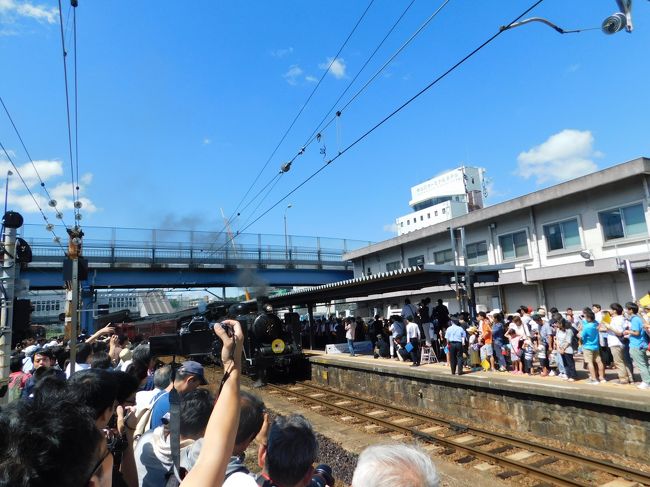 “フォートラ”でお世話になっている方から１８きっぷシェアのお話をいただき、やっぱり今夏も１８きっぷ使ってしまいました。とはいえ、１０時打ちで買った指定券があり、チケットショップで探すつもりだったので本当に助かりました。熊本市内の飲みかたから直接バスに乗り博多スタートです。撮ったら乗れぬ、乗ったら撮れぬ、鉄道ファンの永遠の課題を突きつけられました。国鉄が製造した機関車をたくさん見ることができたのでしょうか？午前中は“たなぼた”で指定を買った列車に乗ります。<br /><br />きっぷ：青春１８きっぷ<br />旅程概要<br />09.01：熊本～天神<br />09.02：博多～陣原～小森江～徳山～新山口～津和野～川尻<br />