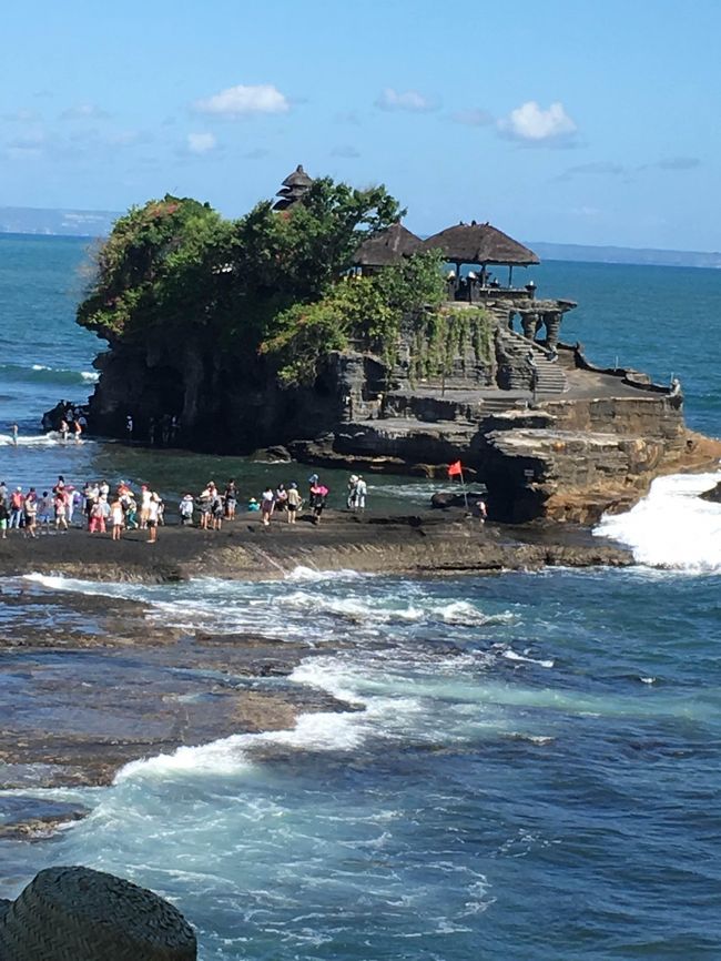 娘を連れておばあちゃん・私と親子3代でバリ旅行にでかけました。こどももおとなも楽しめるような旅をめざしてウブド・クタに行きました。私たちの旅行のよかったこと・反省点がどなたかの参考になればうれしいです。<br />日程  <br />8.20        出発（関空→デンパサール）<br />8.20-22   ウブド泊<br />8.22-25   クタ泊<br />8.25        帰国（デンパサール→関空）