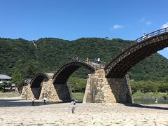 呉・広島・岩国・宮島　食と景色と宿を楽しむ旅　（２日目：前半）岩国　快晴の錦帯橋と岩国城　（２０１７年９月）