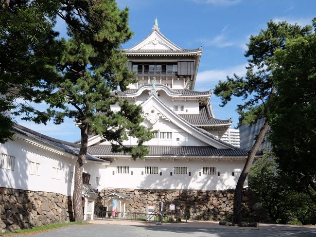 今年「続日本100名城」に選定された小倉城。また隣接する「松本清張記念館」へ。