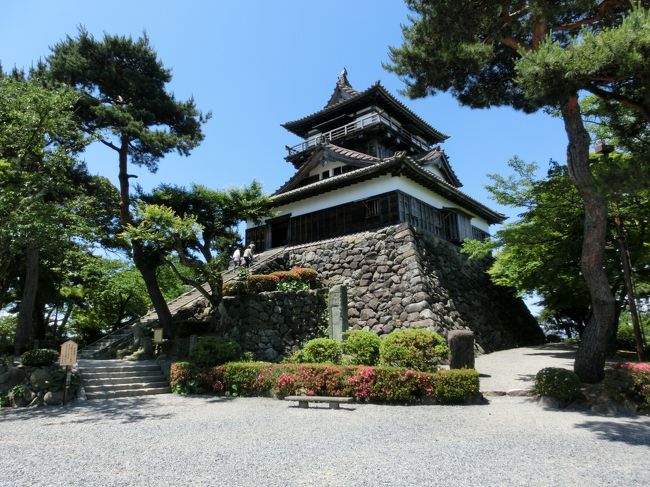 梅雨の晴れ間に片山津温泉に行ってきました。<br />帰りに福井の丸岡城と一乗谷朝倉氏遺跡に寄り道しました。