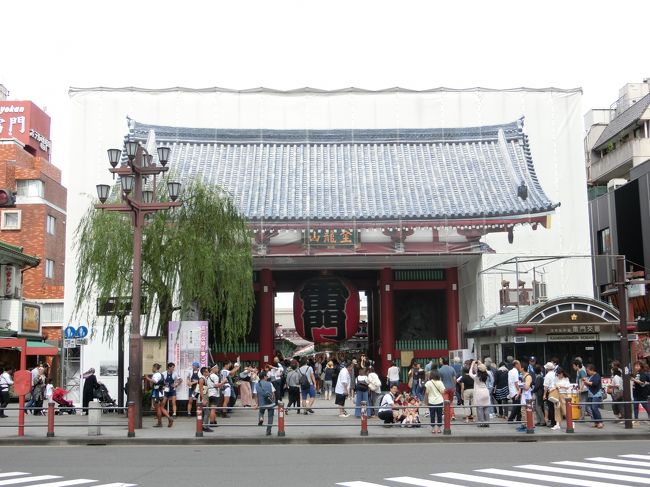 「浅草寺（せんそうじ）」は「（伝）６２８年」に「（伝）土師中知」によって創建された、本尊が「聖観音菩薩（しょうかんのんぼさつ）」の「聖観音宗の総本山」である「東京都内最古の寺」です。