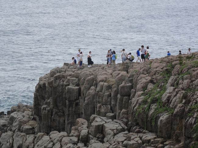 福井県といえば東尋坊。<br /><br /><br />でも、今一つ何があるのかわからないのが正直なところ。<br /><br /><br />行ってみたら、<br /><br /><br /><br /><br />ガケでした。