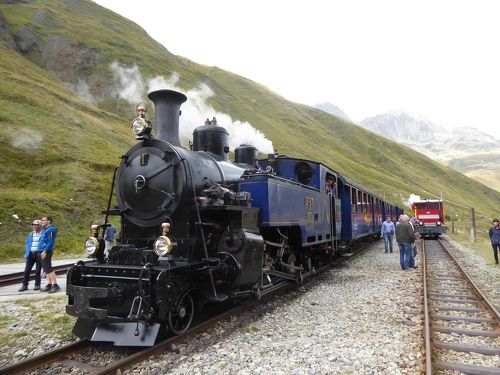 復元蒸気鉄道でスイス山岳鉄道の難所、フルカ峠を越える』その他