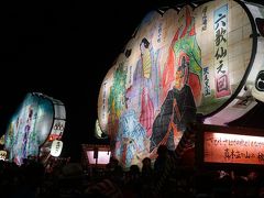 能登半島徹底探索の旅（二日目・夜）～暗闇に浮かびあがる小木袖キリコは色彩豊かで女性的。しかし、御船神社への石段を押し上がる場面が最後のクライマックス。引き手と押し手がもみくちゃになる熱い熱いお祭りです～