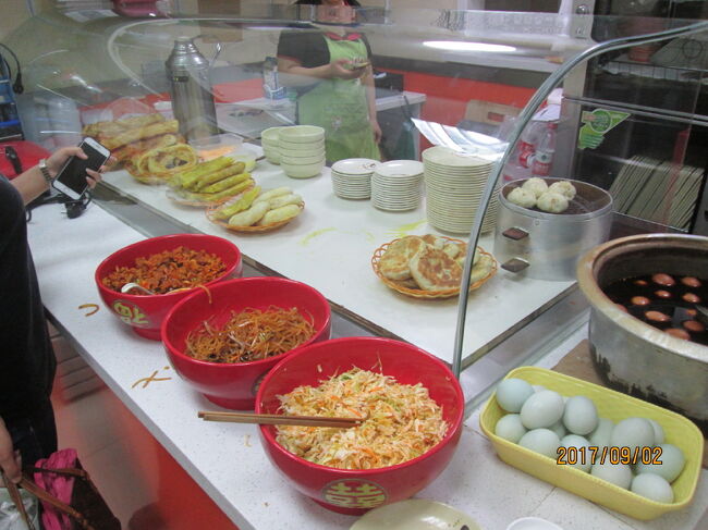 哈爾濱の餡餅店朝食・西七道街