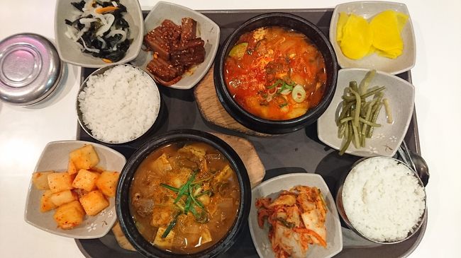 時々おきる韓国料理が無性に食べたい病発作。<br />んじゃ行きますか。<br />2泊3日の食い倒れツアー。<br /><br />名古屋から仁川空港に到着すぐにごはん！<br />テンジャンチゲとスンドゥブで腹を満たす！
