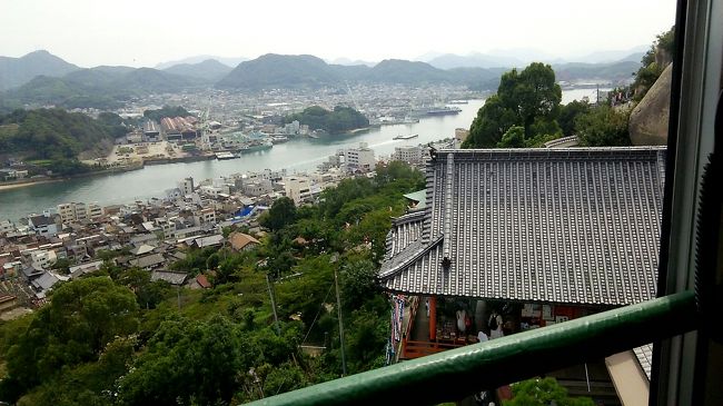 ずっと行きたかった尾道へ<br /><br />ロープウェイと千光寺、尾道ラーメン、坂の町<br />テレビや雑誌で見てきた尾道に行ってみたい<br />そんな時たまたま連休が取れたため、<br />ならば！と思いいってきました&#128513;<br /><br />長崎と同じくらい好きになった坂の尾道