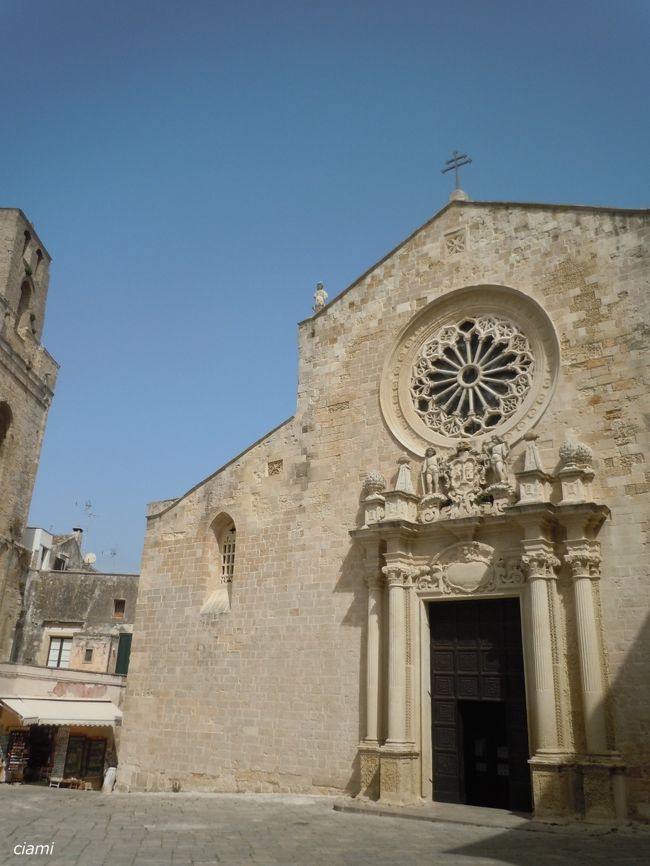 イタリアの美しい村百選にも選ばれてるオトラント。<br /><br />聖堂のモザイク見られただけでも、来たかいがあったわ。