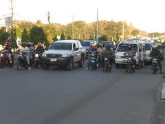 東ティモールの首都ディリ市の交通状況の一部です。