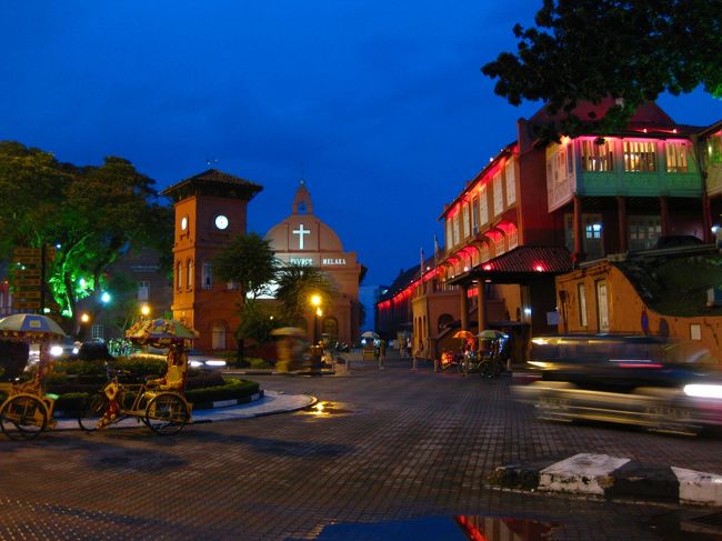 ここからの旅行記は、nakaさんこと、nakamasananiwaさんの旅行記、「ピンホールから覗いてみたＭｅｌａｋａ，Ｍａｌａｃｃａ，マラッカ」https://4travel.jp/travelogue/10555028とシンクロナイズしています。<br /><br />僕がupしていない写真は、まさにnakaさん独自のマラッカを知り尽くしたオヤジでしかフォーカスできえないものばかり。<br /><br />この際だから、覗いてみてください。<br />というか、２つの旅行記を合わせて、ようやっと納得してもらえるものになると（一粒でニ度美味しいかは別として）思われますので。<br /><br />