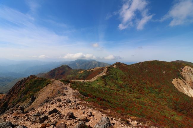 ブララブコー 「山は紅葉シーズン到来！ 茶臼岳～朝日岳縦走」