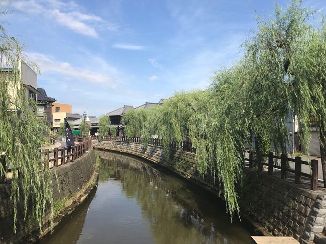 東国三社参り その2<br /><br />「香取神宮」「鹿島神宮」「息栖神社」は東国三社と呼ばれていて、これら三社を参拝する『東国三社参り』は難しい交渉事を成し遂げた祭神たちのご利益にあやかり、大願成就が叶うといわれているそうで、伊勢神宮を一度参拝したのと同じ御利益が得られるとか<br />前回香取神宮と鹿島神宮へ参拝し、今回「息栖神社」へ参拝してきたので、東国三社参りできました。願うは家族の健康のみです<br />帰りに佐原へ寄り道し、水郷の町を散策してきました。伊能忠敬旧宅やジャージャー橋を眺め、小江戸佐原を堪能してきました