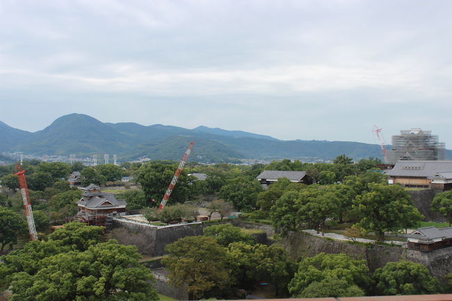 近所に住むオヤジ6人で、九州に旅行に行って来ました。<br />震災にみまわれ復興中の熊本城を見学したり、嵐のグラバー園を歩いたり、レンタカーを交代で運転し、ビール片手にご近所さんの親交を深めた旅でした。